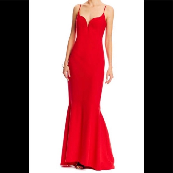 🔥Nicole Miller Collection | Plunge Gown - Picture 1 of 6